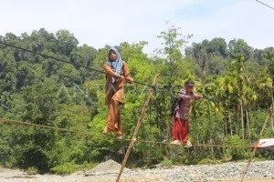 Pembangunan Jembatan Gantung untuk Akses Pelajar di Aceh