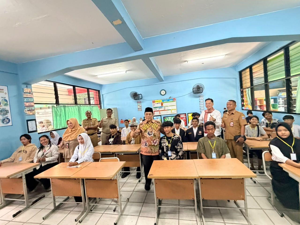 Pemprov DKI Kembalikan 180 Anak Putus Sekolah ke Bangku P...