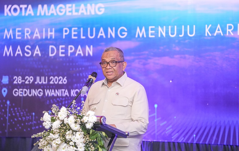 Wamenaker Afriansyah Noor: ...