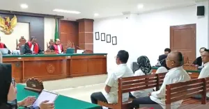 Lima terdakwa kasus bibit n...