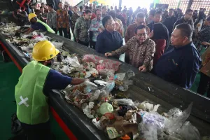 Mulai 1 Agustus, Gubernur P...