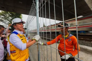 Pemkot Bogor Pasang Pagar Pengaman di Perlintasan Rel Sholeh Iskandar  