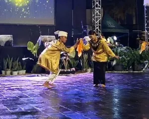 Tak Sekadar Liburan, Creati...