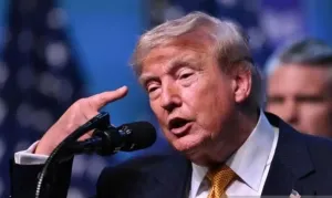 Trump Minta Mahkamah Agung AS Hidupkan Kembali Gugatan terhadap Hillary Clinton