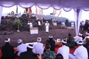 Gubernur Bali Minta Pembangunan Kawasan Batur Berkoordinasi dengan Tokoh Adat