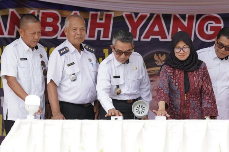 Layanan Listrik 24 Jam, Bupati Kutim Yakin Ekonomi Desa B...