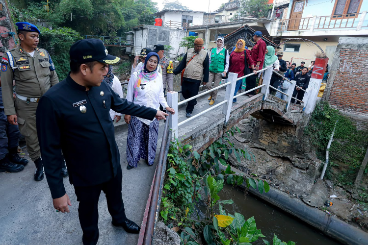 Pemkot Bandung Perbaiki Jembatan Penghubung di Dago