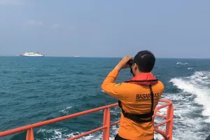 Berpacu dengan Waktu, SAR Banten Kerahkan KN Tetuka Cari Penumpang KMP Kirana II