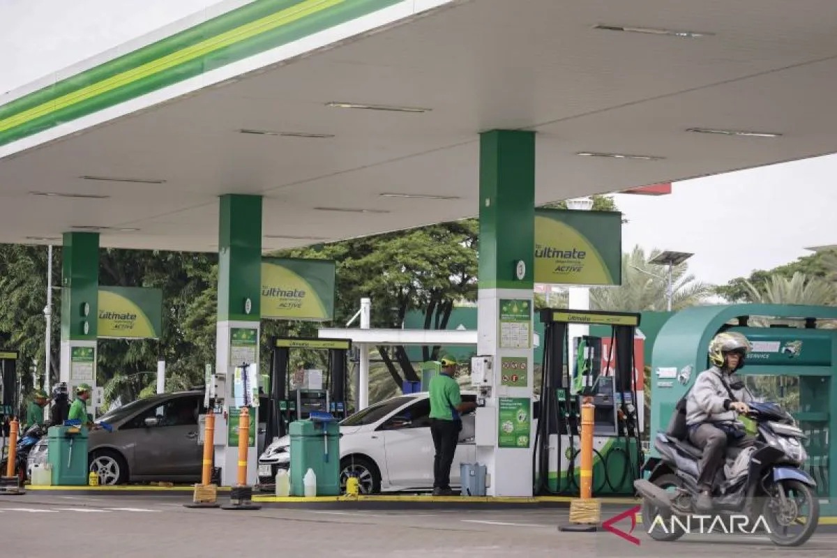 Harga BBM Jenis Bensin Turun Mulai 1 Agustus di SPBU BP, ...