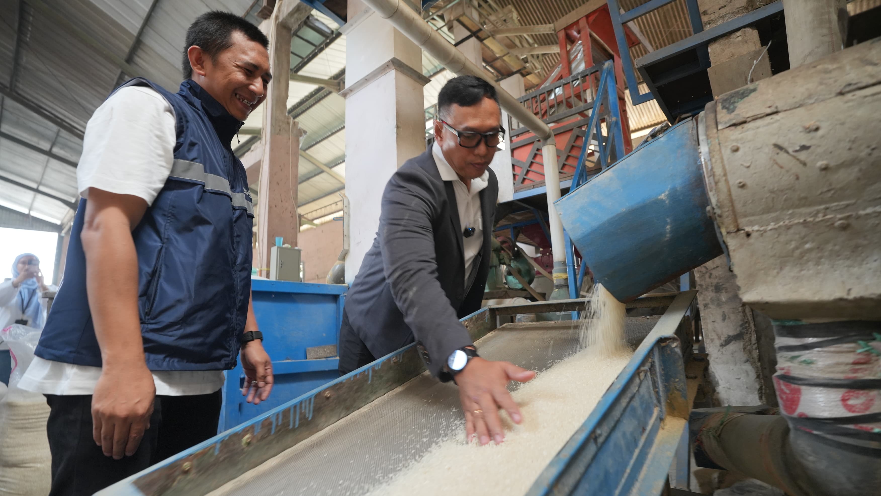 Gudang Penuh! Bulog Minta Penggilingan Jaga Kualitas Beras