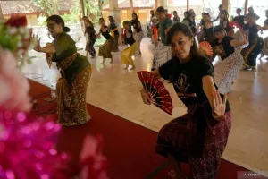 Nyantrik Tari Bali Digelar di Tulungagung, Hadirkan Maestro Ni Kadek Rai Dewi Astini