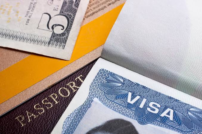 Masuk AS Makin Mahal, Kini Harus Setor Deposit Visa hingg...