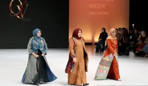Promosikan Tenun Daerah, Wagub NTB Tampil di Indonesia Fashion Week 2026