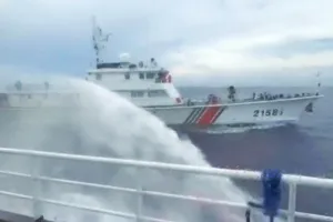 Tiongkok Gelar Latgab Militer Dekat Scarborough Shoal