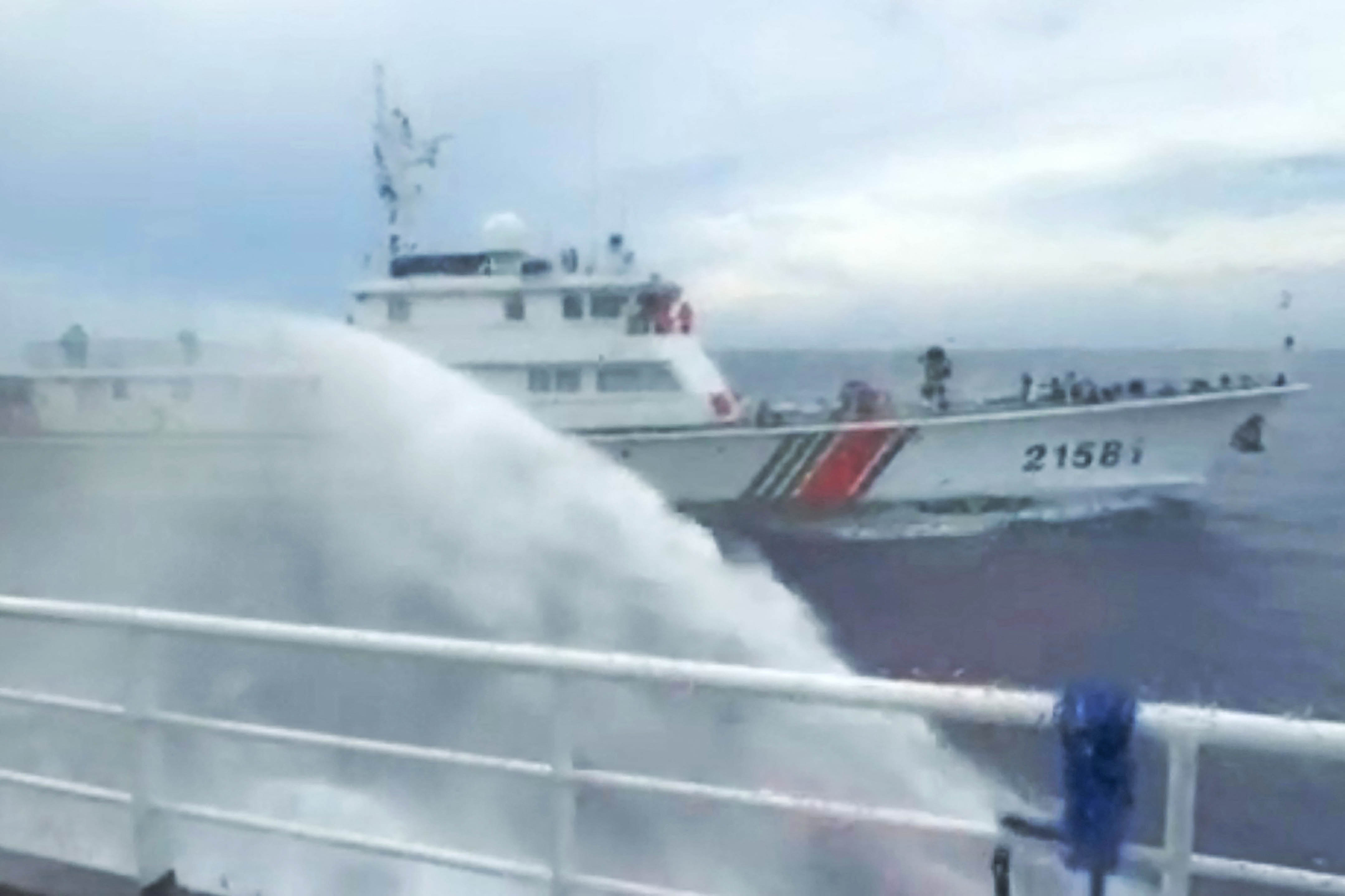 Tiongkok Gelar Latgab Militer Dekat Scarborough Shoal