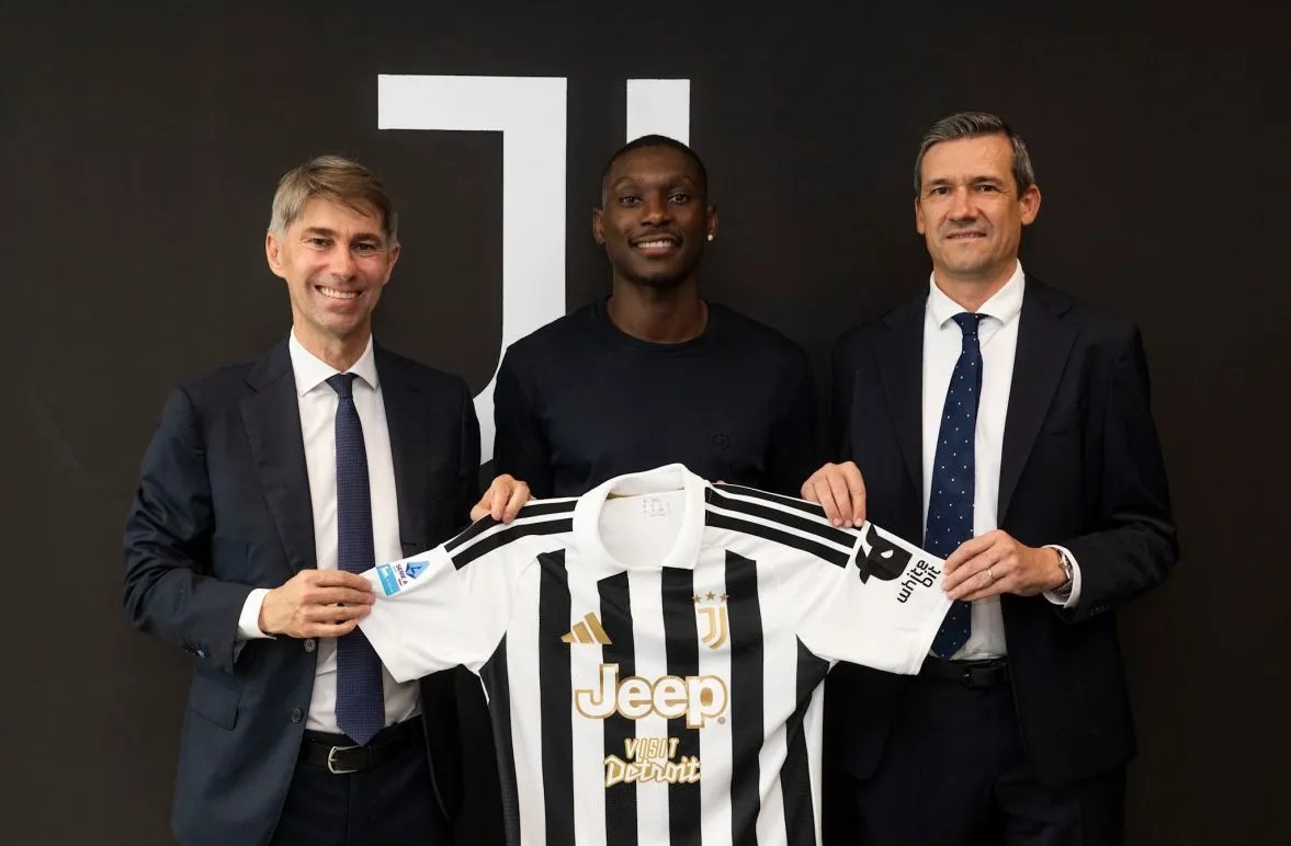 Akhirnya Randal Kolo Muani Resmi Kembali Jadi Pemain Juve...