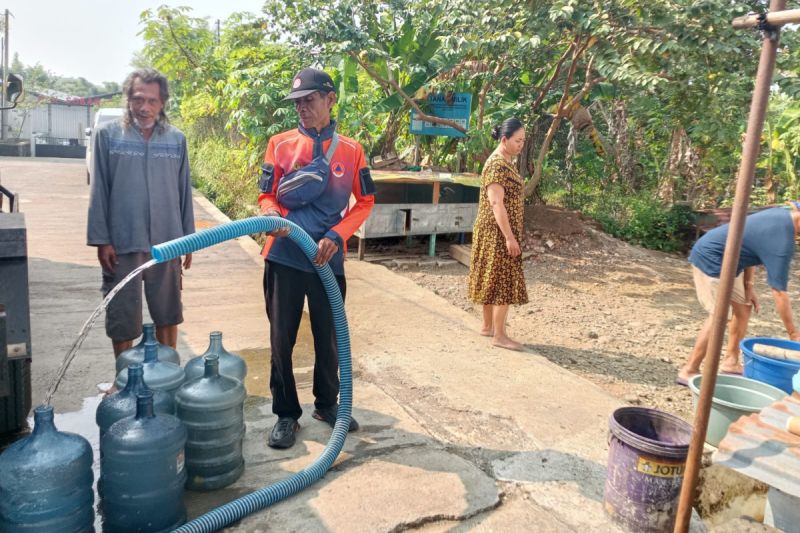 Atasi Kekeringan di Banyumas, BNPB Salurkan 27.000 Liter ...