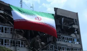 Iran Hampir Capai Kesepakatan dengan Oman soal Selat Hormuz, Trump Tunda Serangan