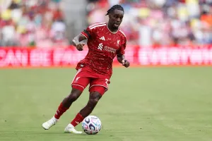 Iraola Redakan Kekhawatiran Cedera Frimpong Usai Liverpool Tumbang dari Leeds