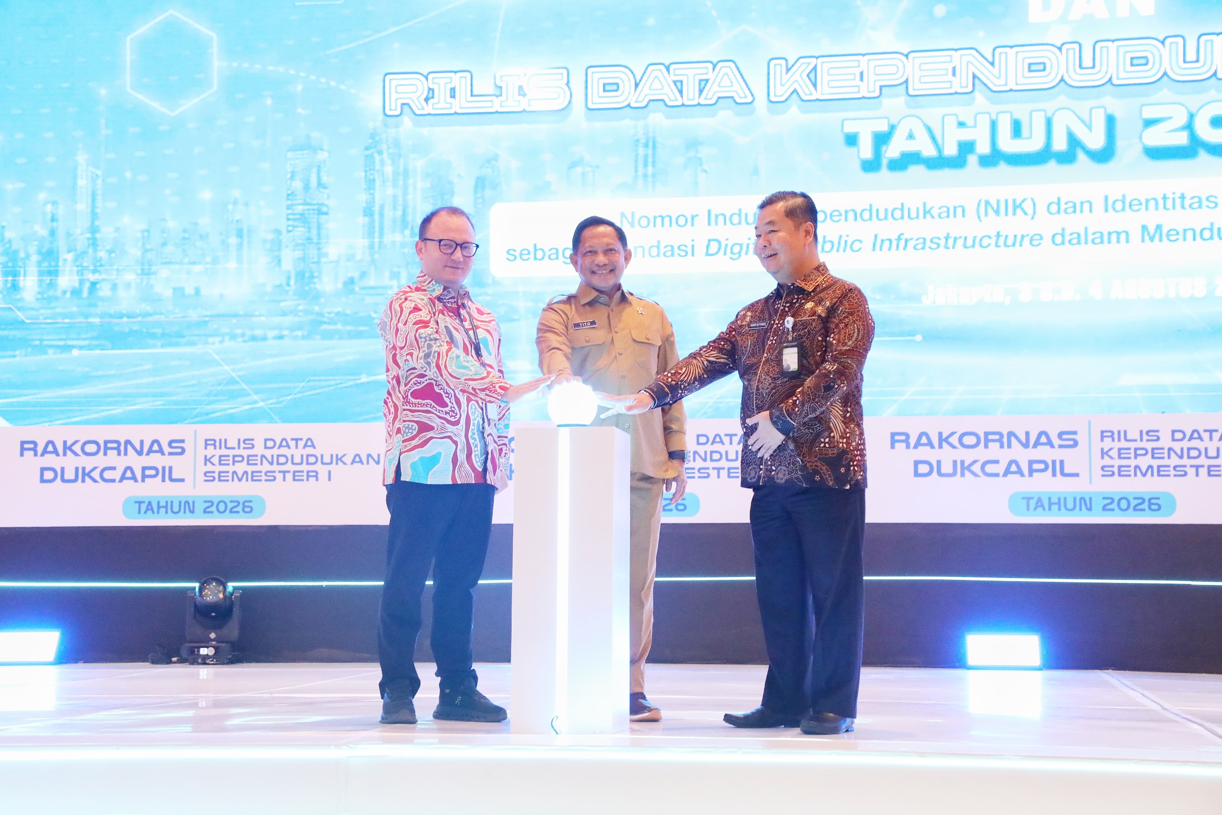 Kemendagri Integrasikan Layanan Akta Kelahiran Bersama Ke...