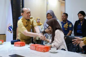Pemprov DKI Beri Santunan Taspen dan Pangkat Anumerta untuk Petugas Damkar Gugur