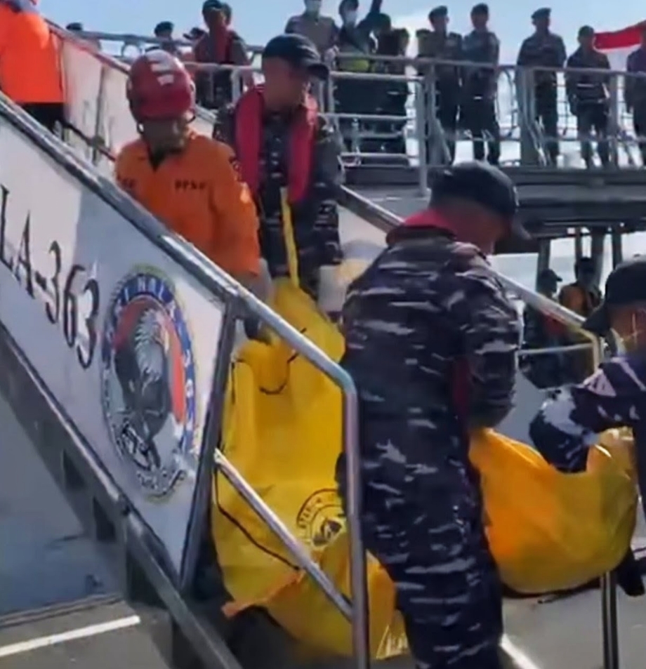 Penyebab Kebakaran KMP Mutiara Sentosa 2 Belum Dipastikan...