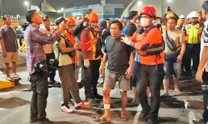 Lelah dan Sakit, Ratusan Korban Selamat KMP Mutiara Santosa 2 Tiba di Tanjung Perak Surabaya