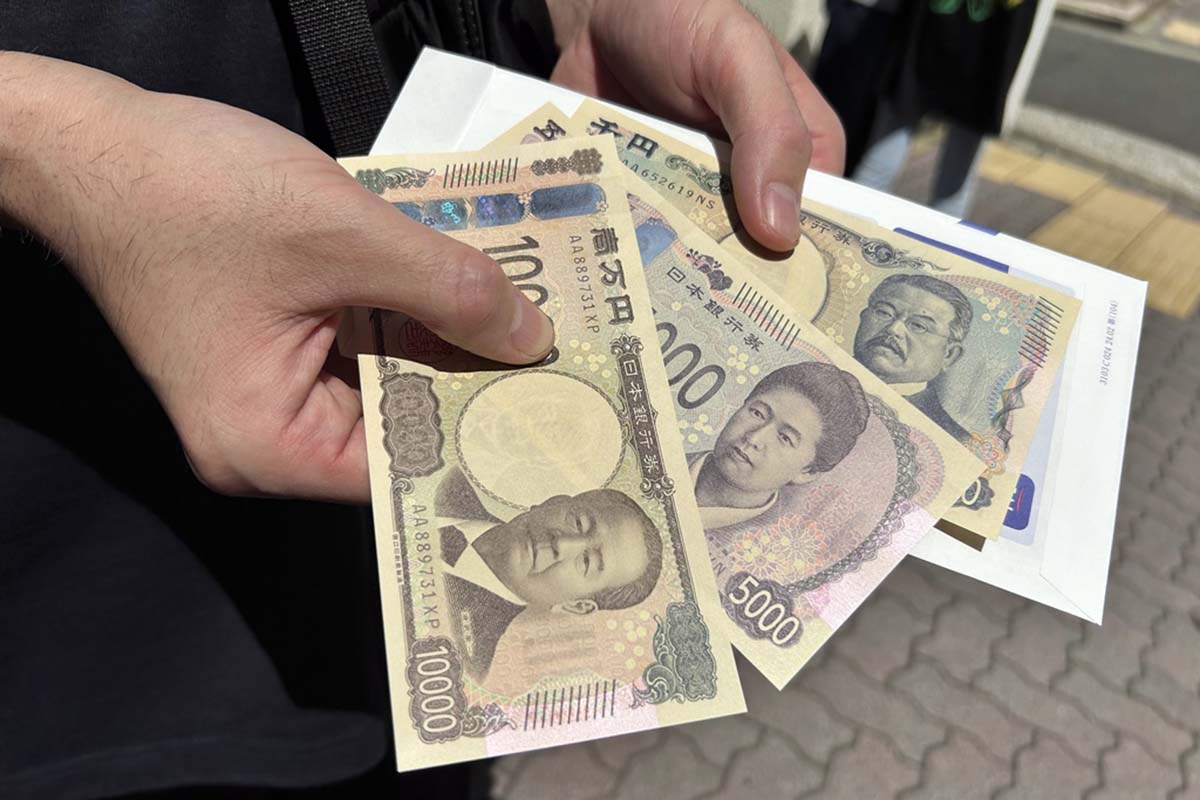 Yen Jepang Bangkit dari Rekor Kejatuhan Terburuk Sepanjan...