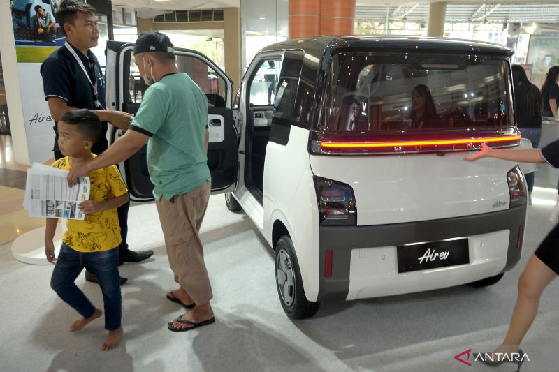 Bahlil Sebut Insentif NMC Jadi Strategi Dongkrak Pasar Mo...