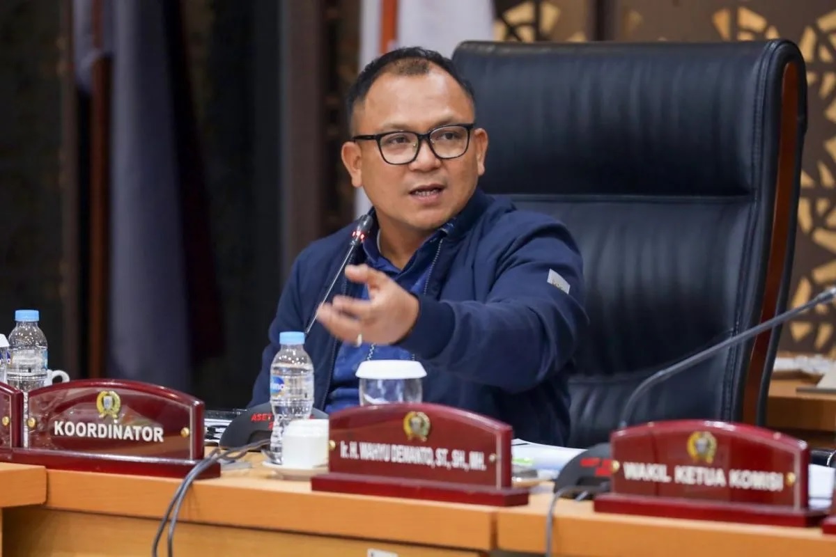 DPRD DKI Minta Pajak Kendaraan Listrik Tak Terlalu Rendah...