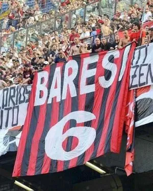 Franco Baresi Dimakamkan, Lautan Fans AC Milan Gaungkan "Ciao Capitano"