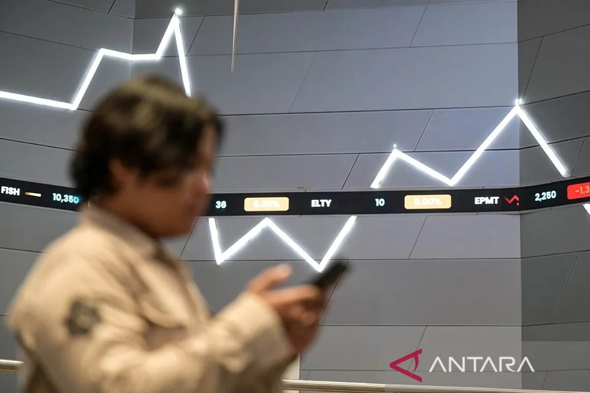 IHSG Hari Ini Menguat, Ditopang Kinerja Keuangan Emiten P...