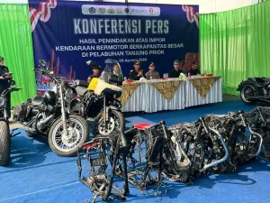 Bea Cukai Tanjung Priok B e...