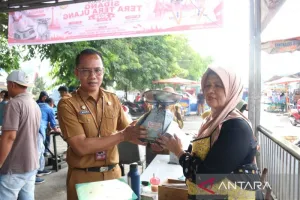 Lindungi Konsumen, Pemkot Solok Gelar Tera Ulang Timbangan di Pasar Raya dan Pasar Pagi .