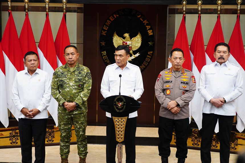 Panglima TNI Dampingi Menko Polkam Sampaikan Imbauan Jaga Kondusivitas Bangsa.
