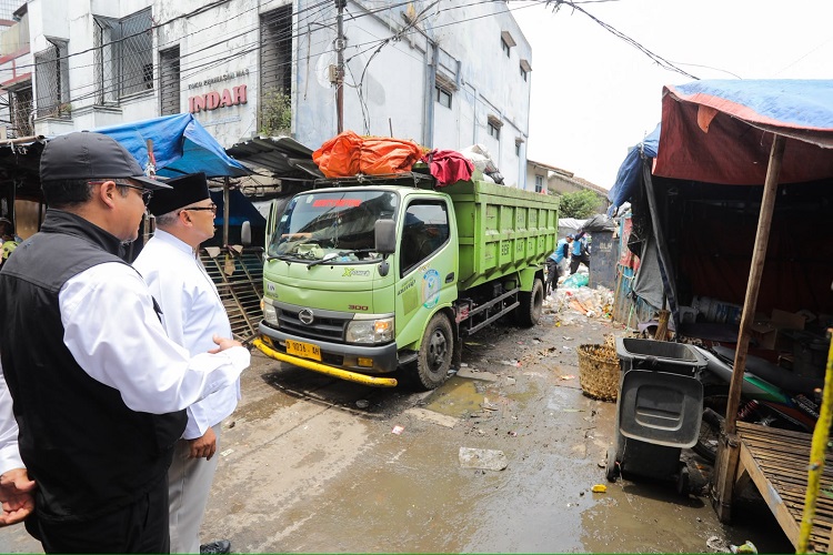 Pemkot Bandung Siapkan 100 Armada Pengangkut Sampah untuk...