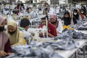 Pertumbuhan Semu? Ritel Lesu, Manufaktur Kontraksi
