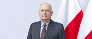 Polandia Pertimbangkan Didi...