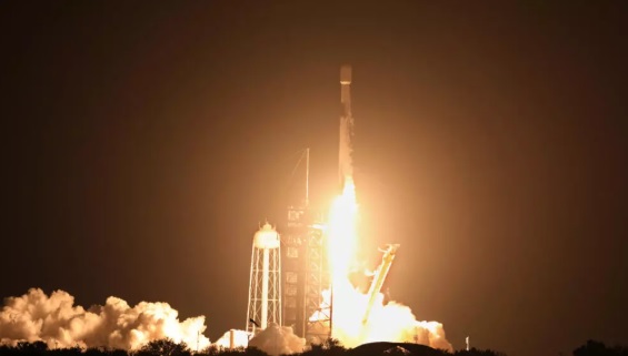 Roket SpaceX Tabrak Bulan Besok, Ilmuwan Prediksi Sembura...
