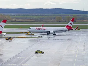 Rute Banyak Dibatalkan, Austrian Airlines Alami Kerugian Fantastis