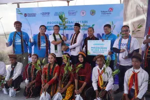 Aksi Telkom Tanam 20.000 Bibit Mangrove, Tumbuhkan Ketahanan Ekosistem Pesisir