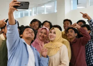 Bursa Pilgub Jatim, Pakar Politik Unair Ungkap Lia Istifhama Punya Kelebihan Gaet Gen Z
