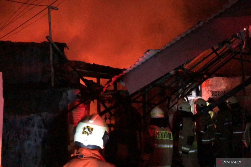 Kebakaran di Utan Kayu Matraman Hanguskan Satu Rumah, Did...