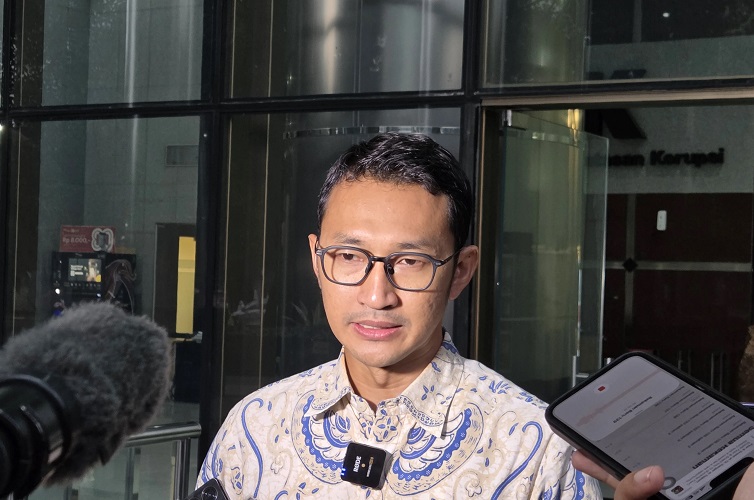 KPK Periksa Eks Pejabat Bea Cukai dalam Kasus Dugaan Suap...