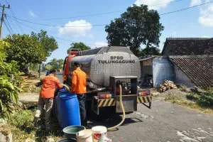 Menjawab Permintaan Warga, BPBD Tulungagung Salurkan Air Bersih ke Dua Desa Terdampak Kekeringan