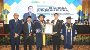 Profesor Termuda Teknologi Pendidikan UMPR Raih Rekor MURI Kedua