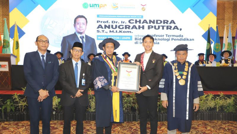 Profesor Termuda Teknologi Pendidikan UMPR Raih Rekor MUR...