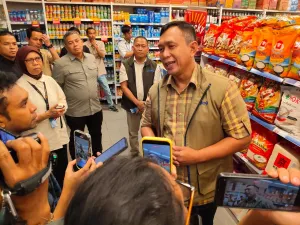 Stok 5,3 Juta Ton, Bulog Perluas Distribusi Beras Premium ke Retail Modern