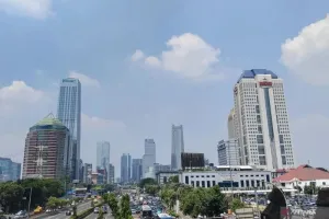 Cuaca Jakarta Hari Ini, BMKG: Seluruh Wilayah Diselimuti Awan dari Siang hingga Malam, Suhu Tertinggi 33 Derajat Celsius