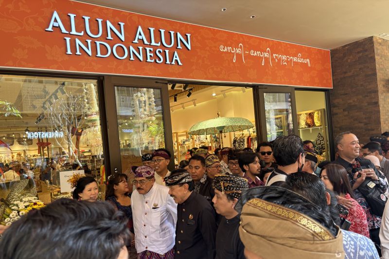 Aksara Bali di Semua Gerai Mal Kura Kura, Anggota DPR: Be...